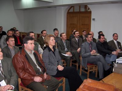 Prisutni sa pažnjom slušaju rezultate studije